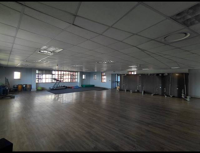 196M² OFFICE TO LET IN BRYANSTON